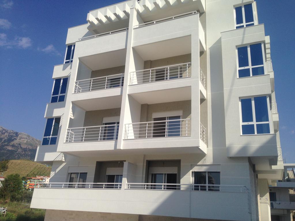 Radhima Beach Apartment Orikum Exterior foto